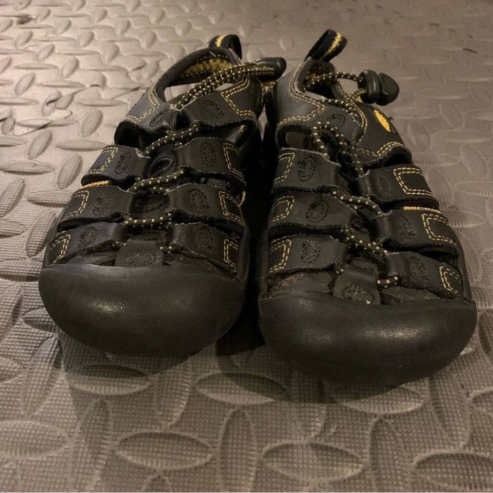 Keen Newport Sandals Watershoes Black Yellow Outdoor Hiking Boys Size 11